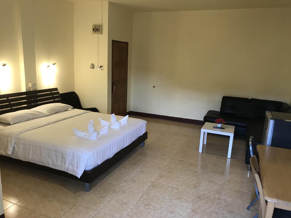 Ferb Guest House Patong Extérieur photo
