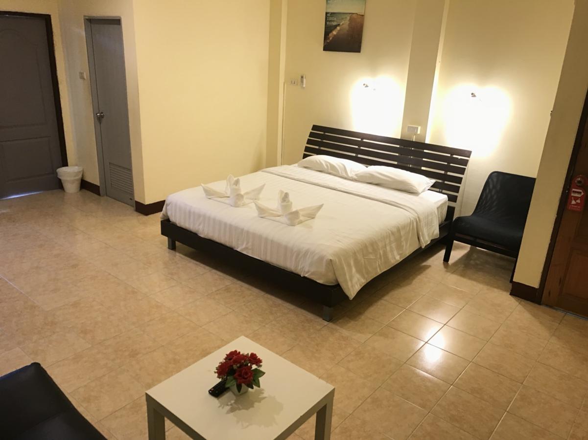 Ferb Guest House Patong Extérieur photo